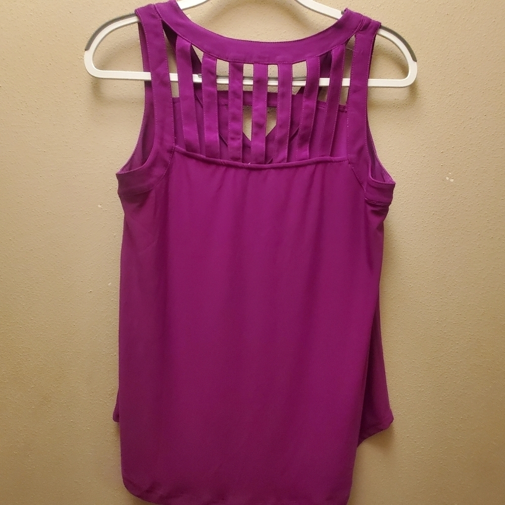 Womens size M sleeveless fuscia lightweight  strappy top  very cute - Picture 2 of 12